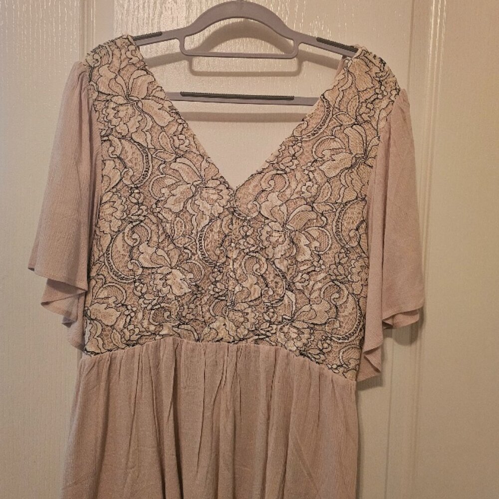 womens Gimmicks lace top